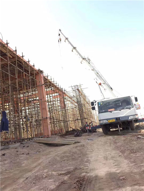 江华吊车作业的安全注意事项有哪些？