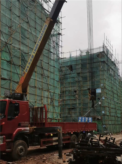 江华“慢工细活”—— 吊车的 “微动控制” 技术