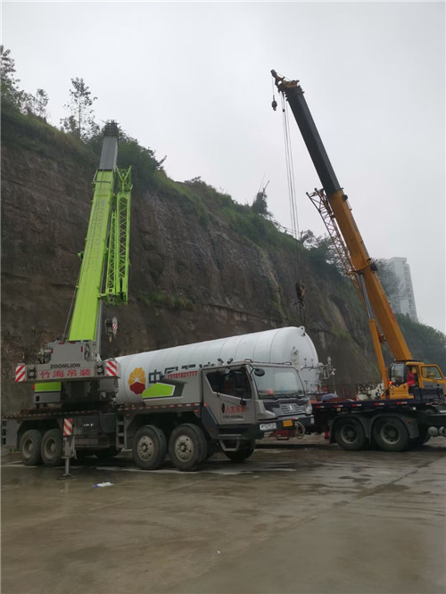 江华“不怕风雨冻”—— 吊车的 “恶劣环境适应” 技术